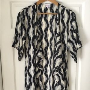 LuLaRoe Monroe kimono
